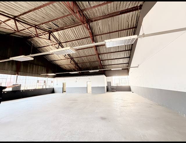 200M² WAREHOUSE TO LET IN ALRODE SOUTH